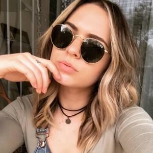 Meet your Posher, Hali